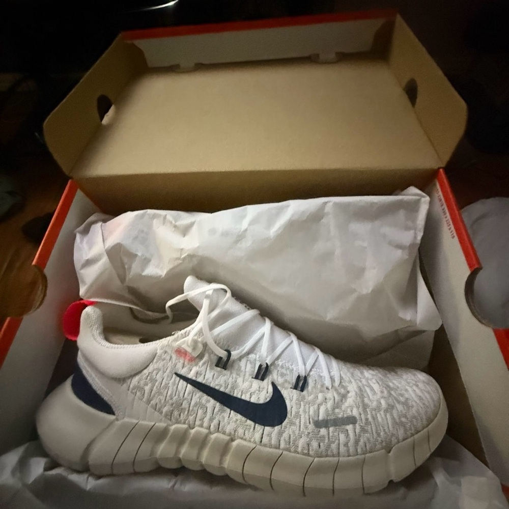 Nike White and Navy Sneakers